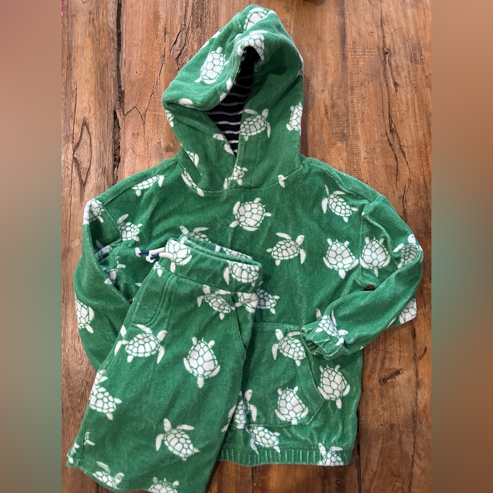 MB toweling hoodie and shorts